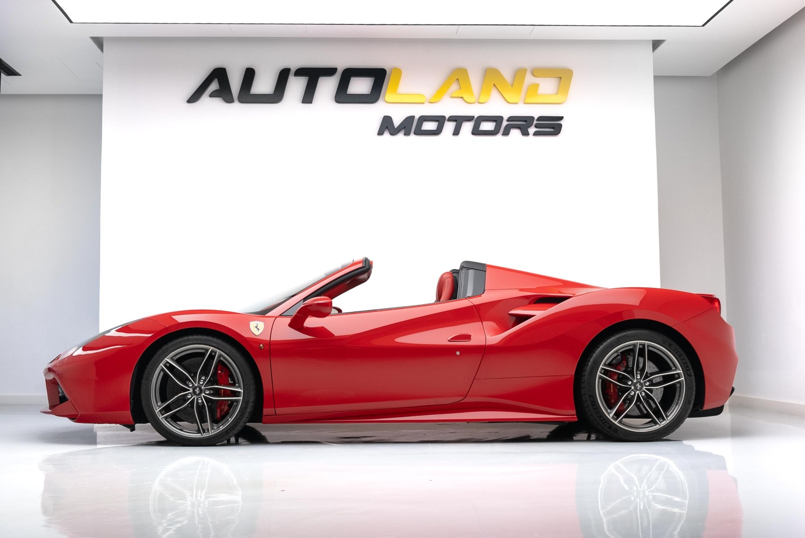 2017 FERRARI 488 SPIDER | GCC | EXCELLENT CONDITION | MAIN DEALER SERVICE